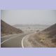 Strasse in der Östlichen Wüste bei Barramiya zwischen Edfu und Marsa Alam am Roten Meer