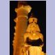 Ramses-Statue vor dem Säulengang