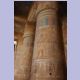 In der Medinat Habu, dem Totentempel von Ramses III, auf der Luxor-Westbank sind Säulen und Reliefs noch farbig