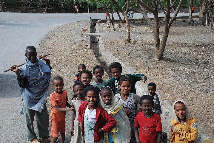 Freundliche Kinder in Sekota zwischen Lalibela und Axum