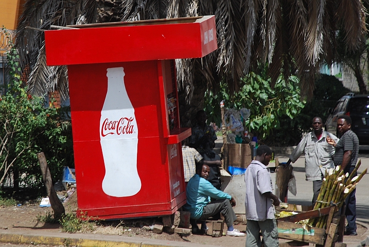 Szene am Strassenrand in Nairobi