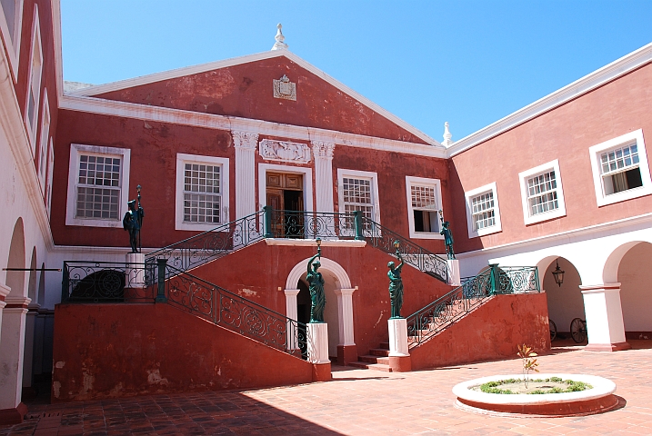 Der Innenhof des ehemaligen Gouverneurspalastes in Ilha de Moçambique