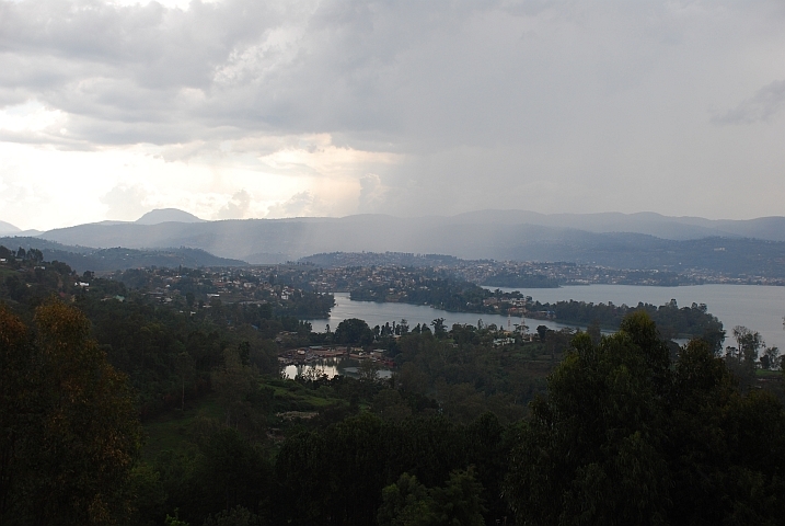 Blick über die Grenze auf Bukavu in der Demokratischen Republik Kongo