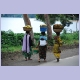 Frauen in Gisenyi unterwegs zum Markt