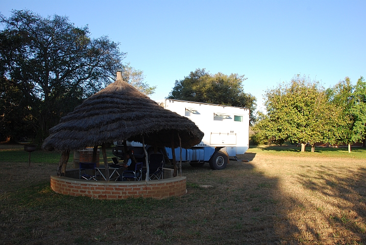 Isabella und Obelix auf der Moorings Campsite