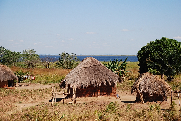 Gehöft an der Mofwe-Lagune im Mündungsbereich des Luapula in den Mwerusee