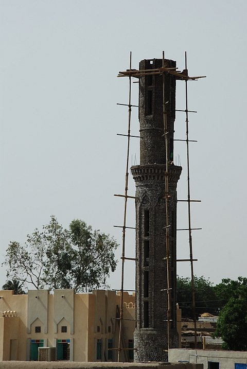 Nördlich von Dongola wird ein Minarett gebaut