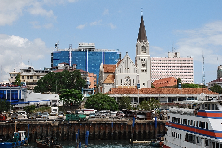Downtown Dar es Salaam bei der Anlegestelle der Sansibar-Fähren