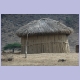 Runde Massai-Hütte am Fusse des Meru Vulkans bei Oldonyo Sambo