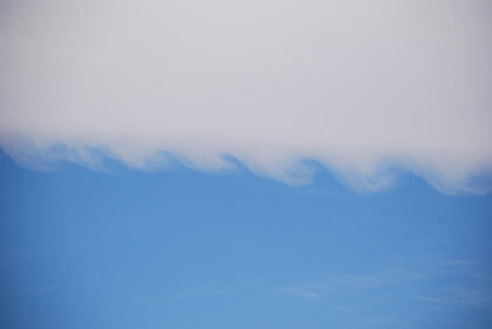 Wolke mit Sägezahnkante