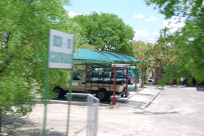 Ben-Jo’s Carwash: Sauber betonierter Platz mit Sonnendach