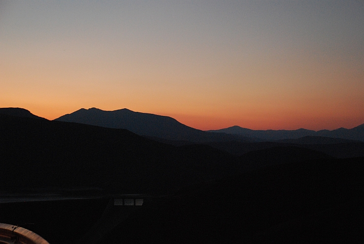 Abenddämmerung am Mohale Staudamm