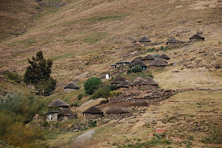 Siedlung bei Marakabei im Zentrum von Lesotho