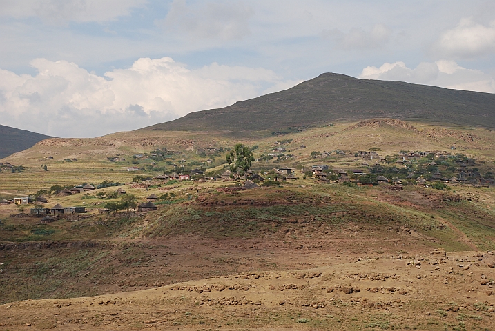 Dorf bei Thaba Tseka im Zentrum von Lesotho