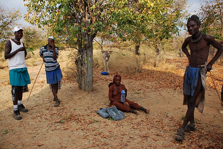 Himbas in Etengwa im Kaokoveld