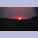 Sonnenuntergang auf der Zufahrtsstrasse zum Von Lindequist-Gate des Etosha Nationalparks