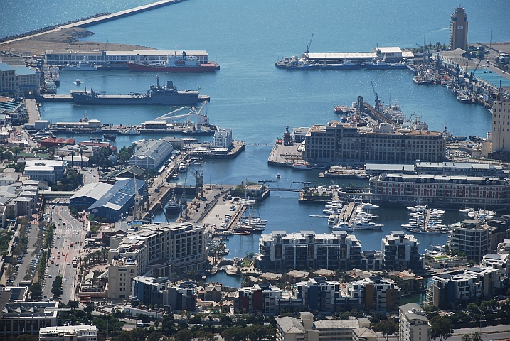 Die Victoria&Albert Waterfront vom Signal Hill aus gesehen