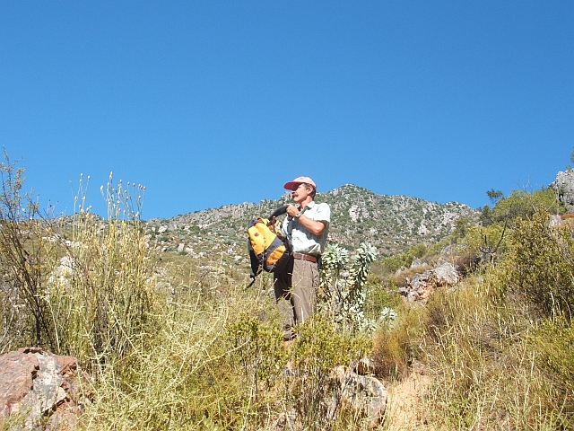 Kleine Wanderung = Thomas mit kleinem Rucksack