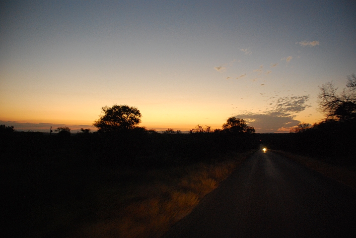 Abends unterwegs zum Paul Kruger Gate