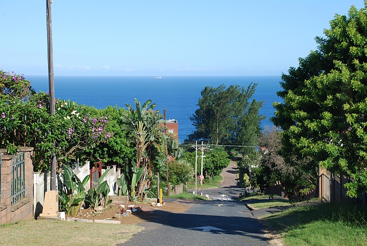 Fahrt durch Quartierstrassen auf der Suche nach dem Campingplatz in Bluff