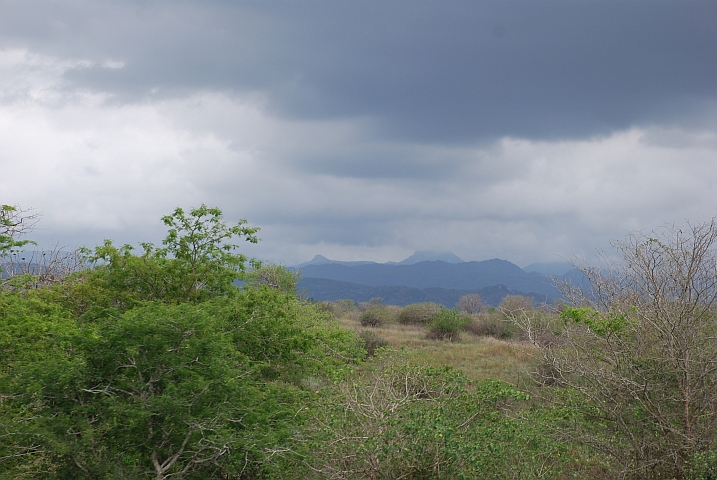 Regenwolken über der Serra Cambonda