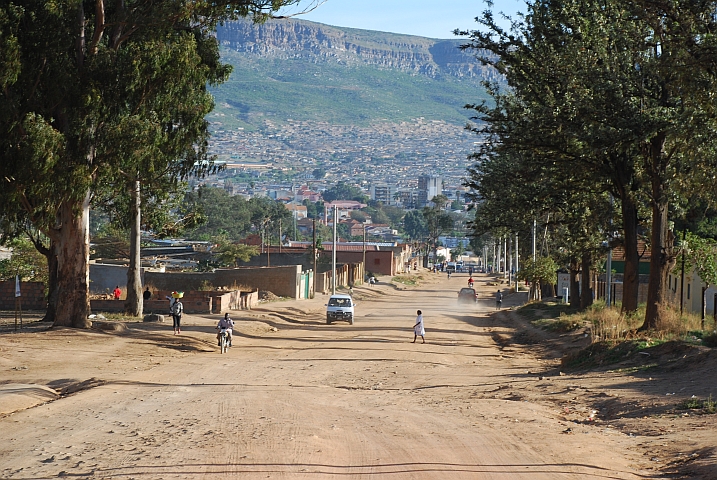 Holprige Umleitung in Lubango