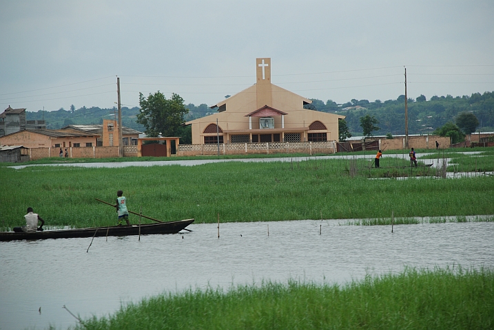 Überschwemmungsgebiet am Lac Ahemé in der Nähe von Comé