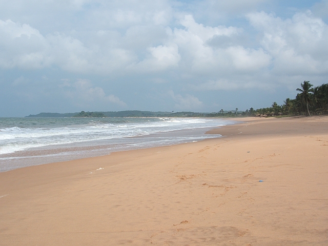 Sandstrand bei Akwidaa