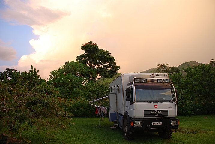 Abendstimmung an der Wli Waterfall Lodge