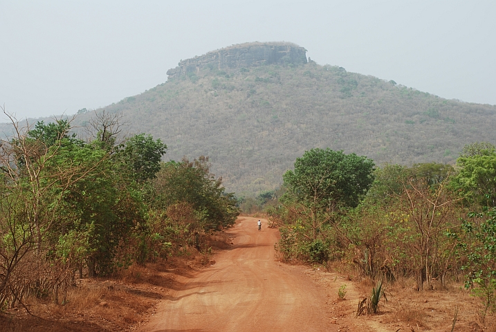 Zum ersten Mal seit langem sehen wir wieder Berge im Norden von Guinea