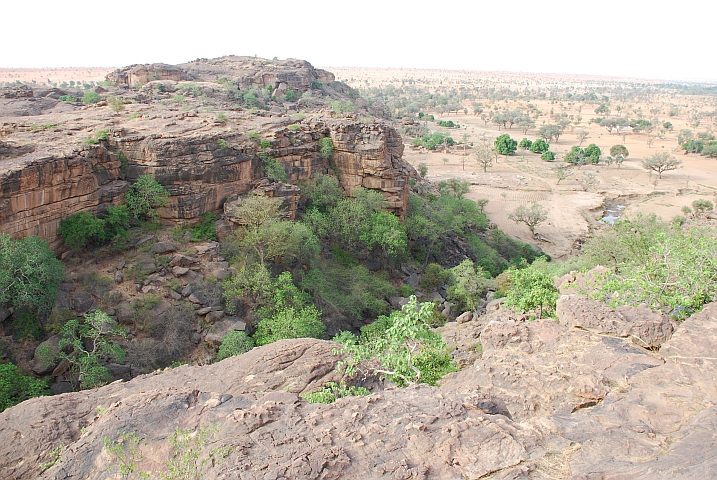 Am Rande der Falaise de Bandiagara oberhalb Kani-Kombolé