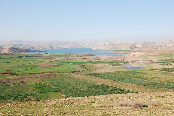 Unbekannter Stausee unterwegs von Fès nach Moulay Idris