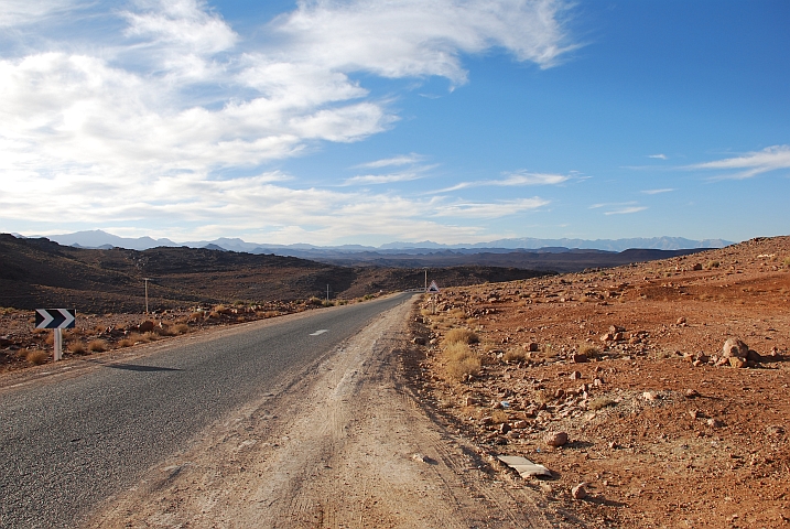 Am Tizi-n-Bachkoum Pass zwischen Tazenakht und Ouarzazate