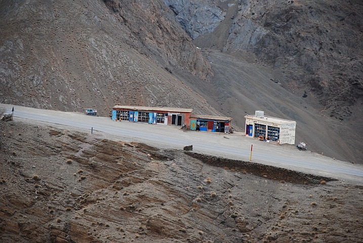 Souvenirverkäufer am Tizi-n-Tichka Pass