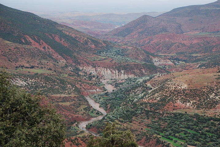 Blick ins Tal des Oued Rdat vom Tizi-n-Âït Imguer Pass