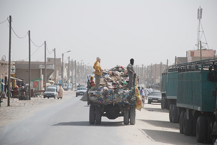 Müllabfuhr in Nouâdhibou