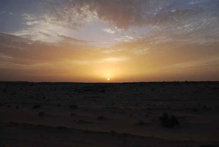 Sonnenaufgang in der Nähe von Nouâdhibou