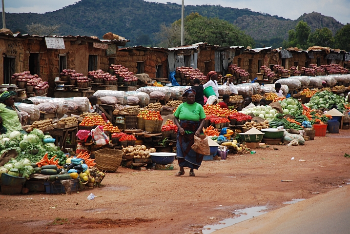 Gemüsemarkt an der Strasse nach Jos