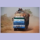 Guineischer Lastwagen bringt Güter in den Senegal