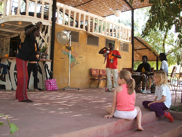 Senegalesische Tanzstunde in der Zebrabar