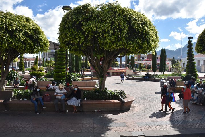 Am Parque Central in San Pedro Sacatépequez