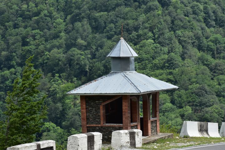 Wartehäuschen oder Kapelle?