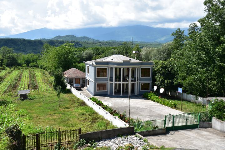 Grandioses Haus mit landwirtschaftlichem Umschwung