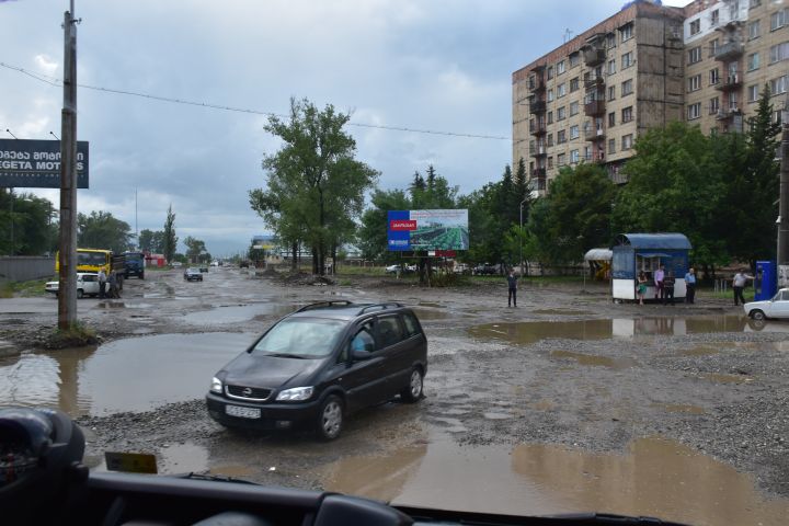 “Strasse“ in Kutaisi nach dem Gewitter