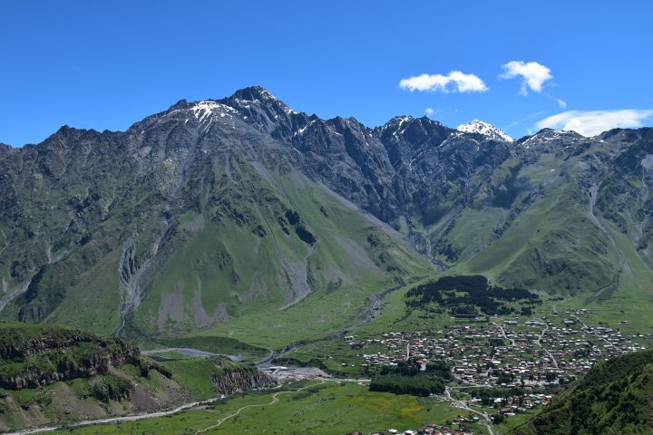 Stepantsminda (Kazbegi) von oben