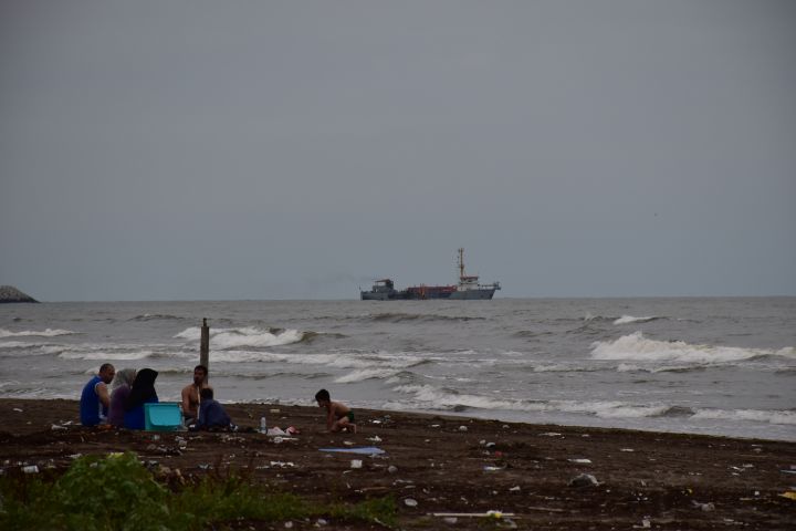 Picknick auf einem nicht sehr einladenden Strand