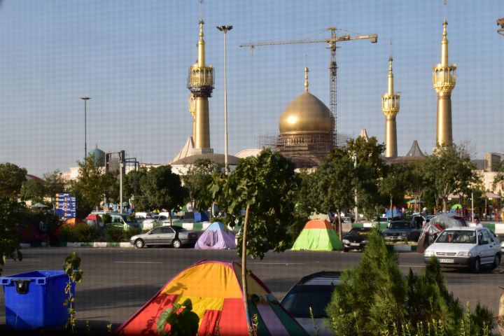 Zeltstadt vor dem Khomeini Mausoleum