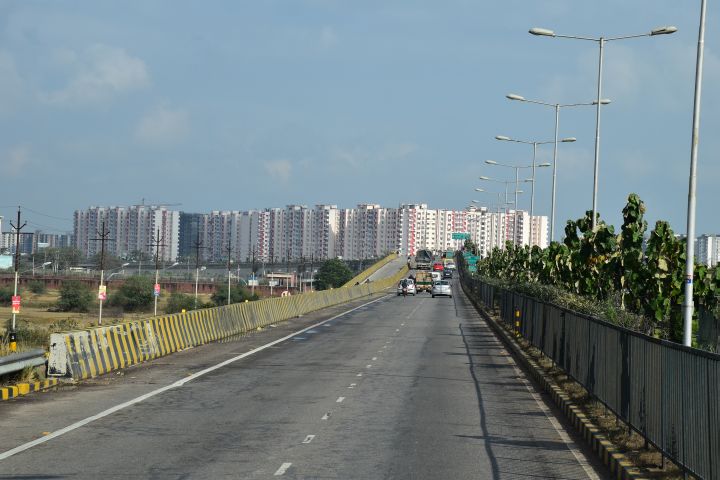 Wohnblocks an der Peripherie von Lucknow