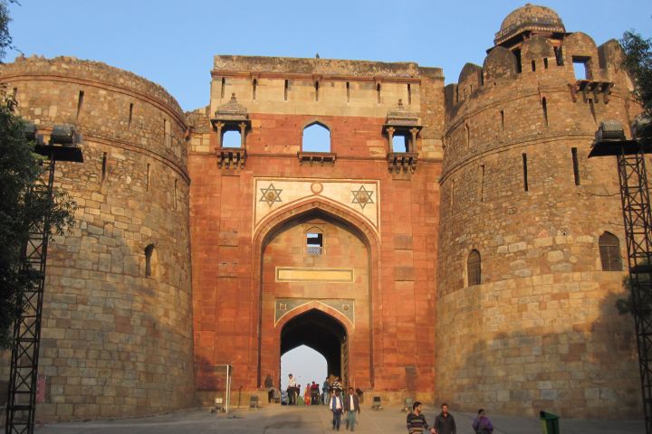 Das Westtor Bara Darwaza des alten Fort