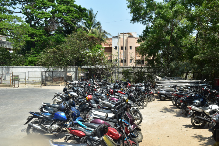 Den Parkplatz vor lauter Motorrädern nicht mehr sehen